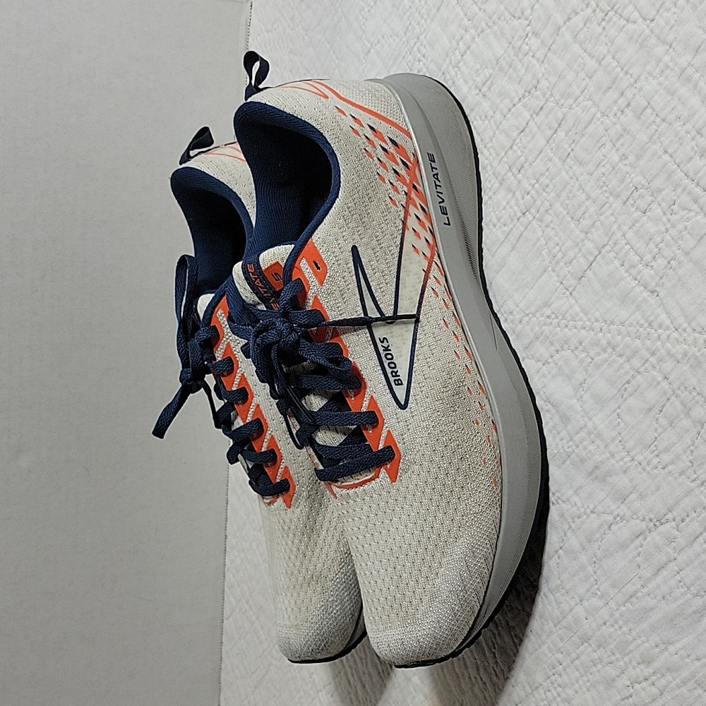 Brooks Levitate 5 running shoes size 10.5